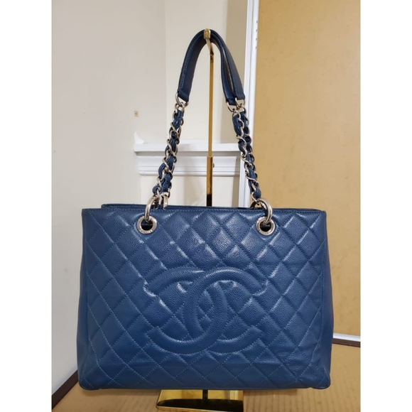 CHANEL Handbags - Authentic CHANEL Navy Blue Quilted Caviar Leather GST Bag